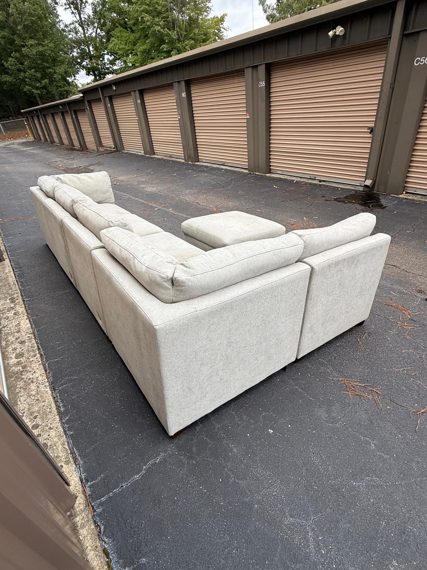 LIKE-NEW Thomasville Gray Modular Sectional Couch w/ Ottoman - Delivery Available!