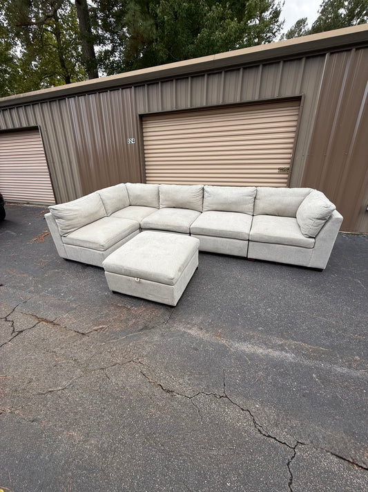 LIKE-NEW Thomasville Gray Modular Sectional Couch w/ Ottoman - Delivery Available!