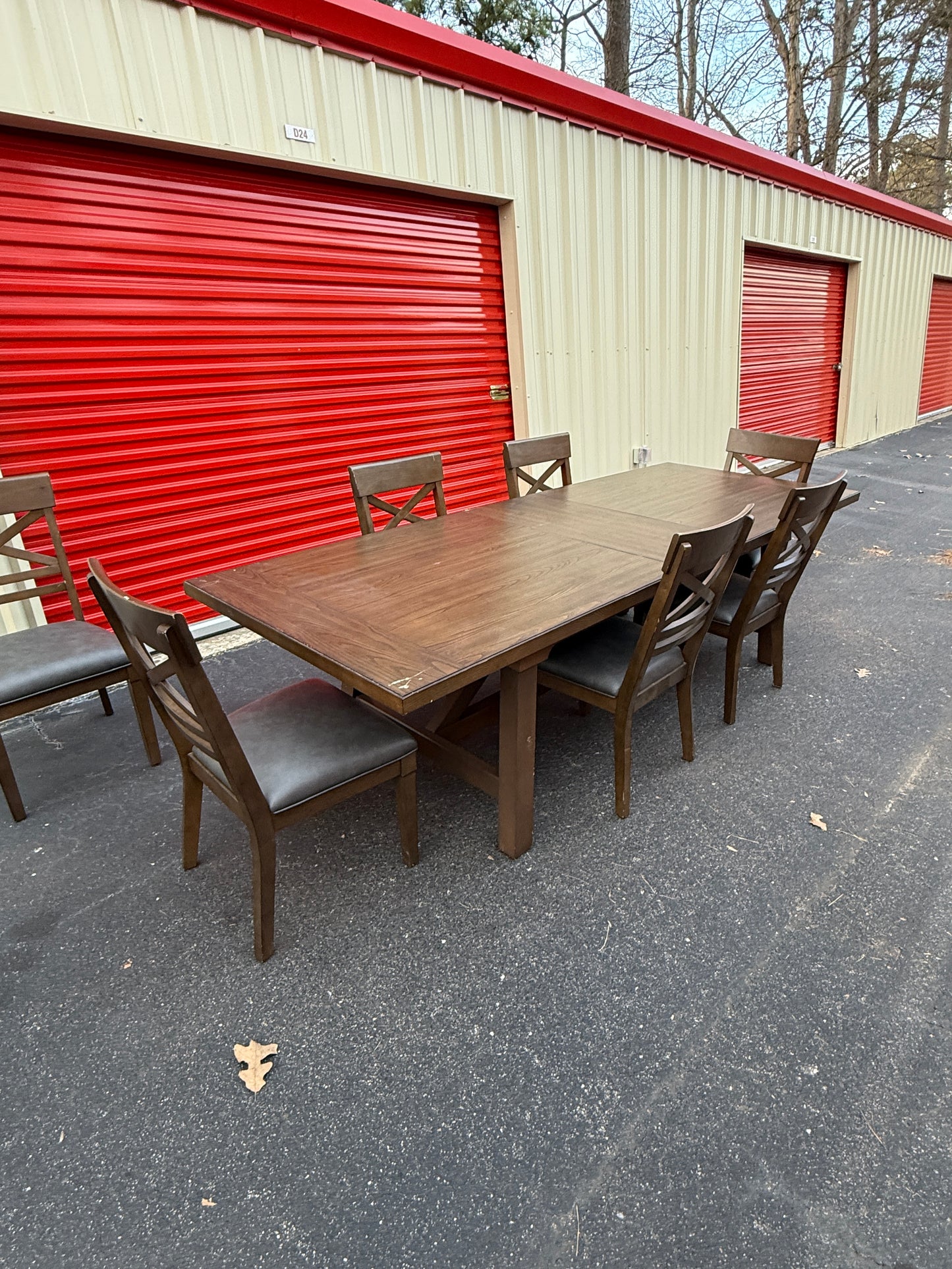 7PC Dining Room Table Set (Extendable) - Delivery Available!