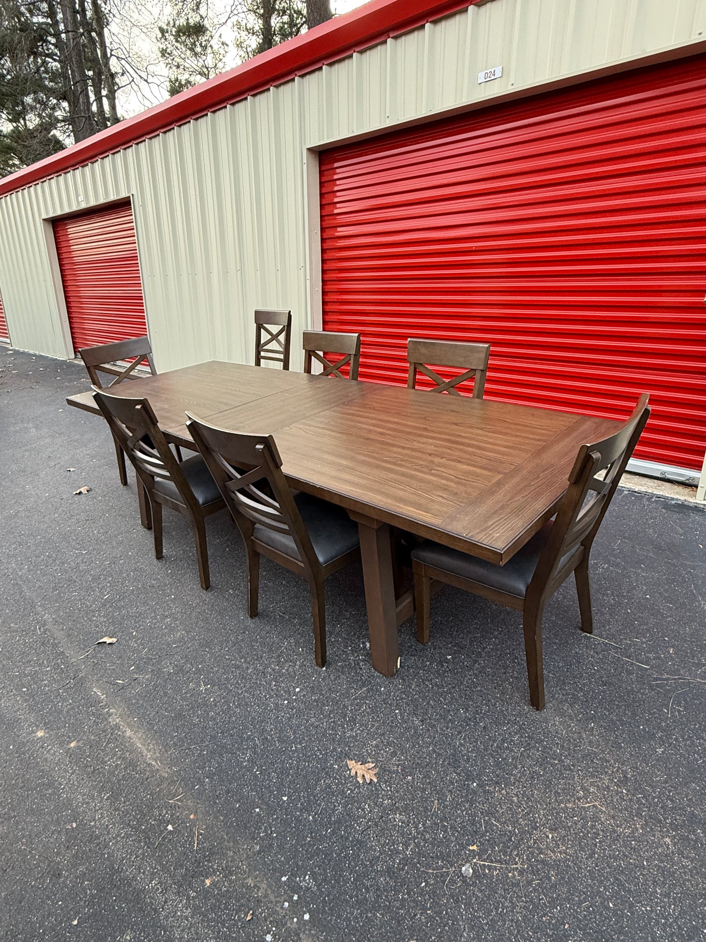7PC Dining Room Table Set (Extendable) - Delivery Available!